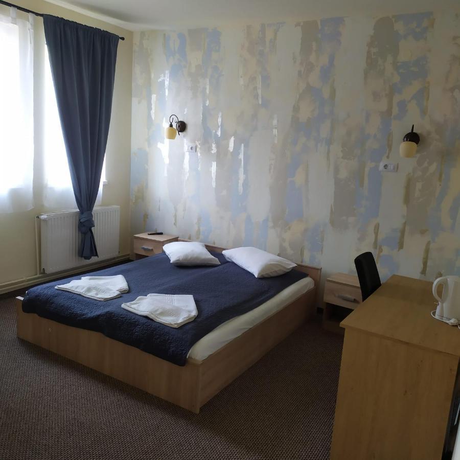 Hotel Astra Брашов Экстерьер фото