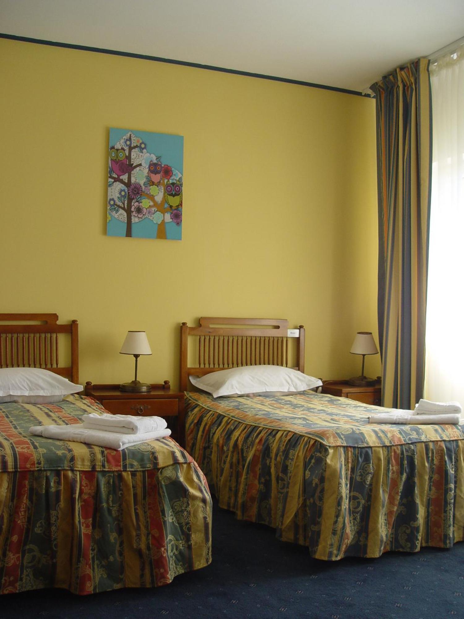 Hotel Astra Брашов Экстерьер фото